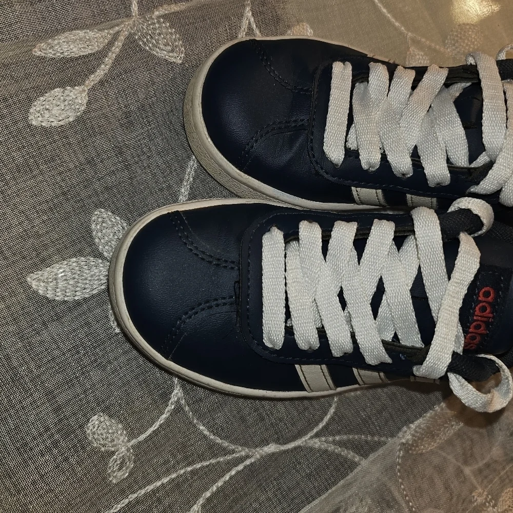 Kids navy blue leather Adidas unisex track shoes size 11K - Picture 4 of 10
